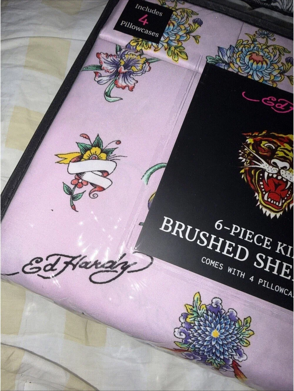 New Ed Hardy Pink King Sheet Set 6-Piece w/4 Pillowcases, Tattoo Flowers Pink